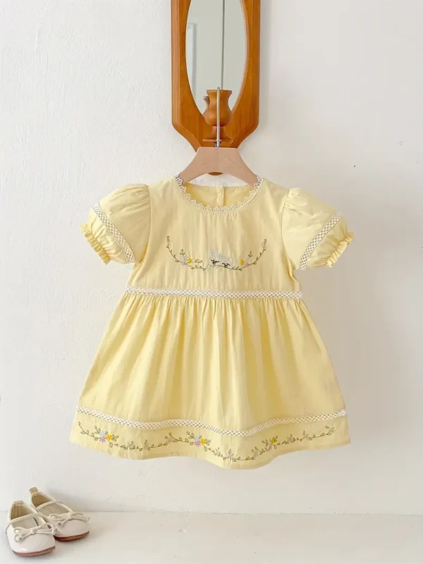 vestido amarillo bordado floral